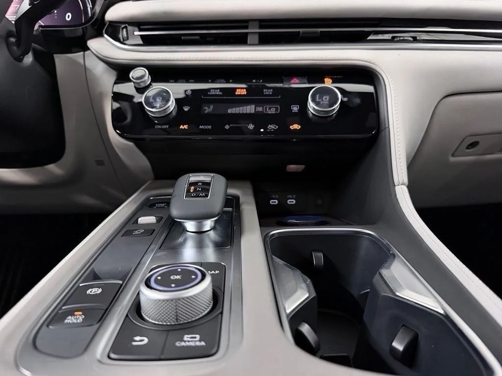 New 2027 RADIANT WHITE INFINITI Luxe AWD image 29