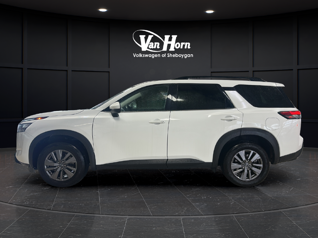 Used 2025 Glacier White Nissan SV image 4