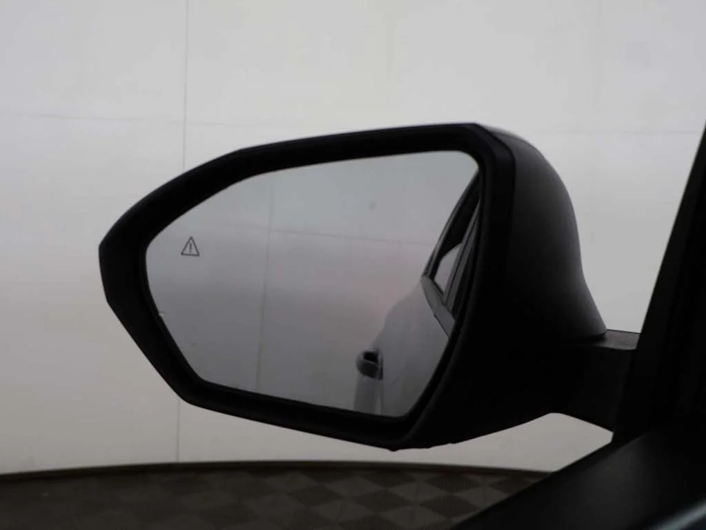 Used 2024 Gray Hyundai SEL image 37