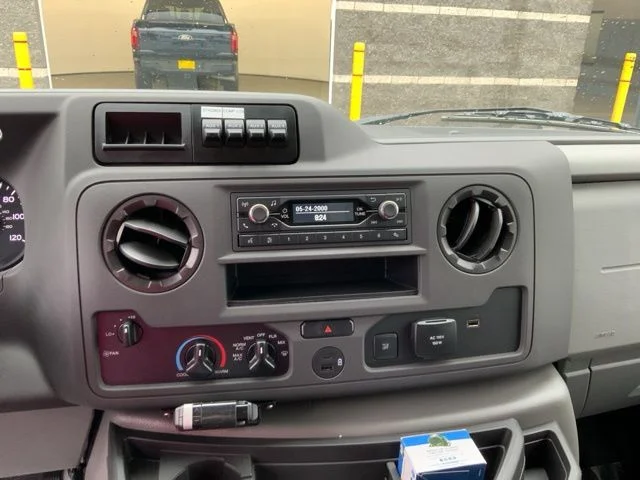 2025 Ford E-Series Cutaway Base - Photo 22