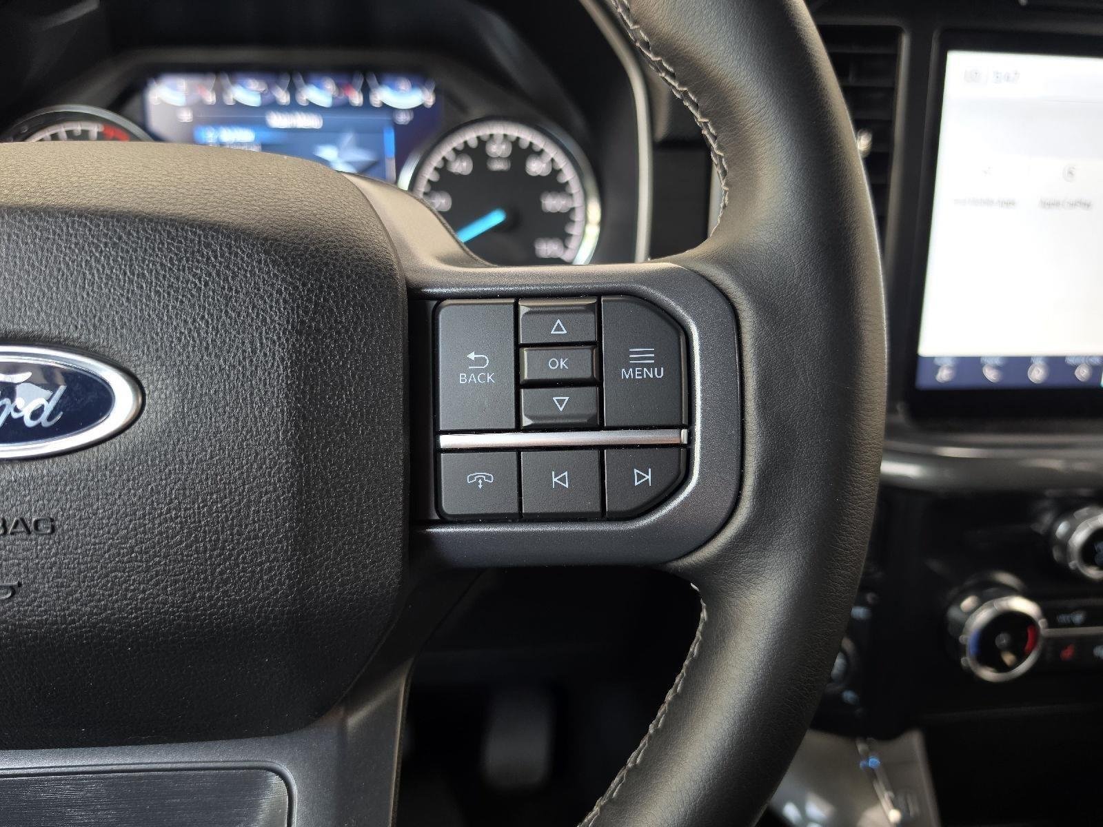 Used 2023 Oxford White Ford XLT image 36