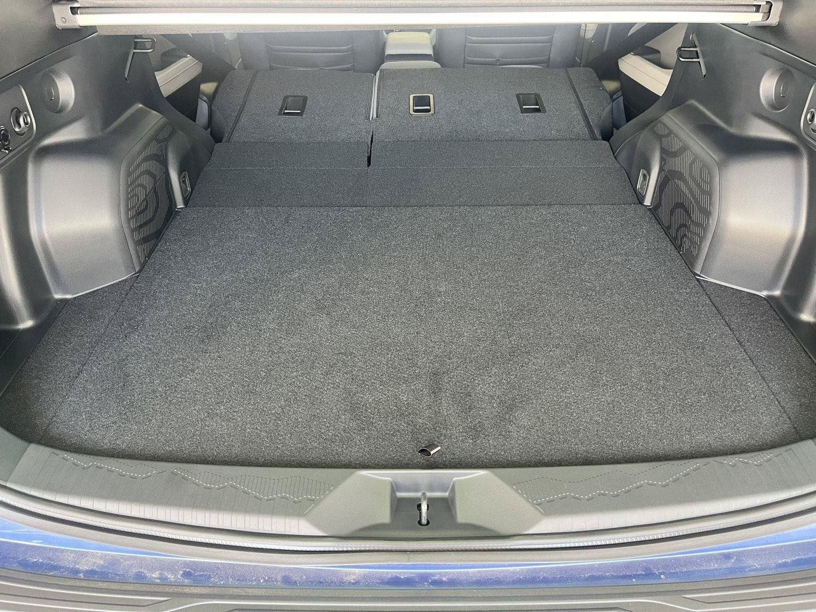 Used 2026 Daybreak Blue Pearl Subaru Premium image 38