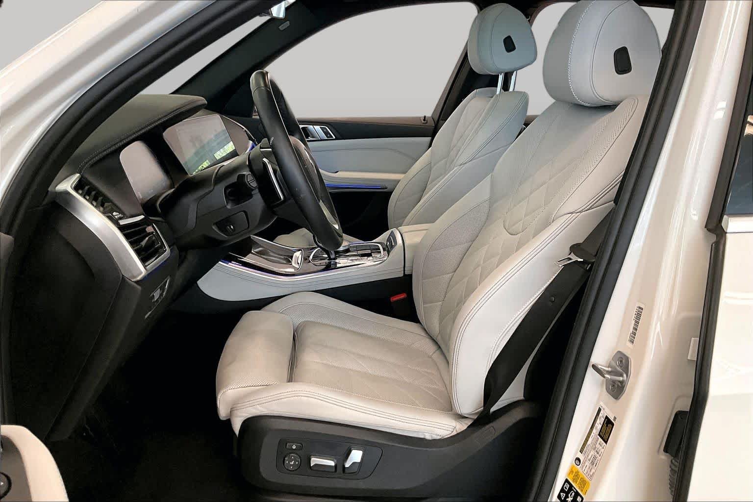 Used 2023 Alpine White BMW xDrive40i image 7