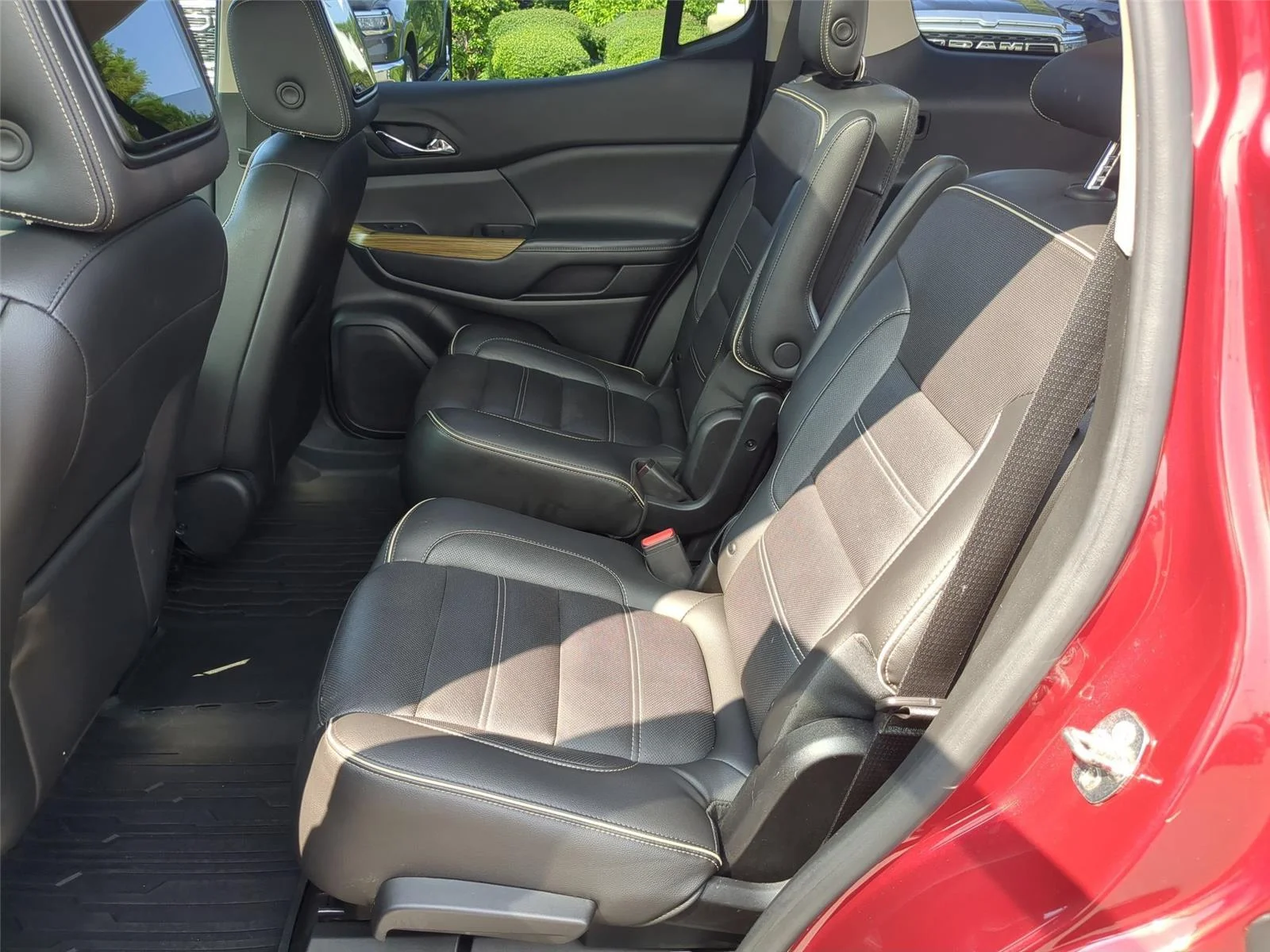 Used 2019 Red Quartz Tintcoat GMC Denali image 31