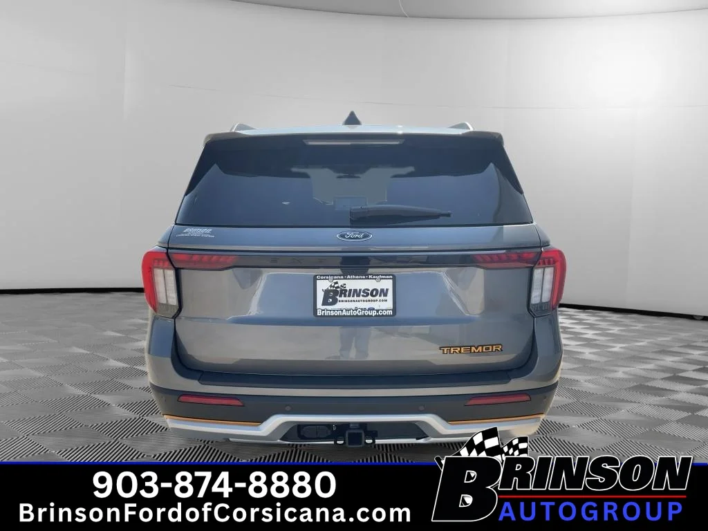 New 2026 Carbonized Gray Metallic Ford Tremor® image 4