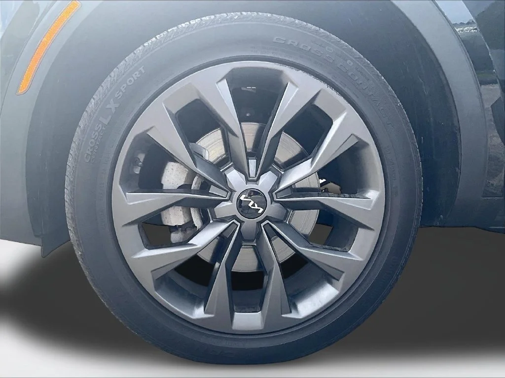 Used 2023 Black Kia X-Line EX image 10