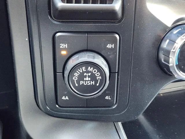New 2026 Oxford White Ford Lariat® image 38