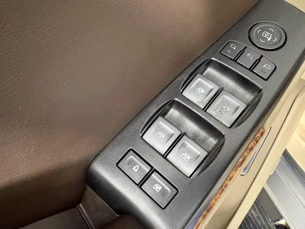 Used 2018 PEPPERDUST METALLIC Chevrolet Premier image 27