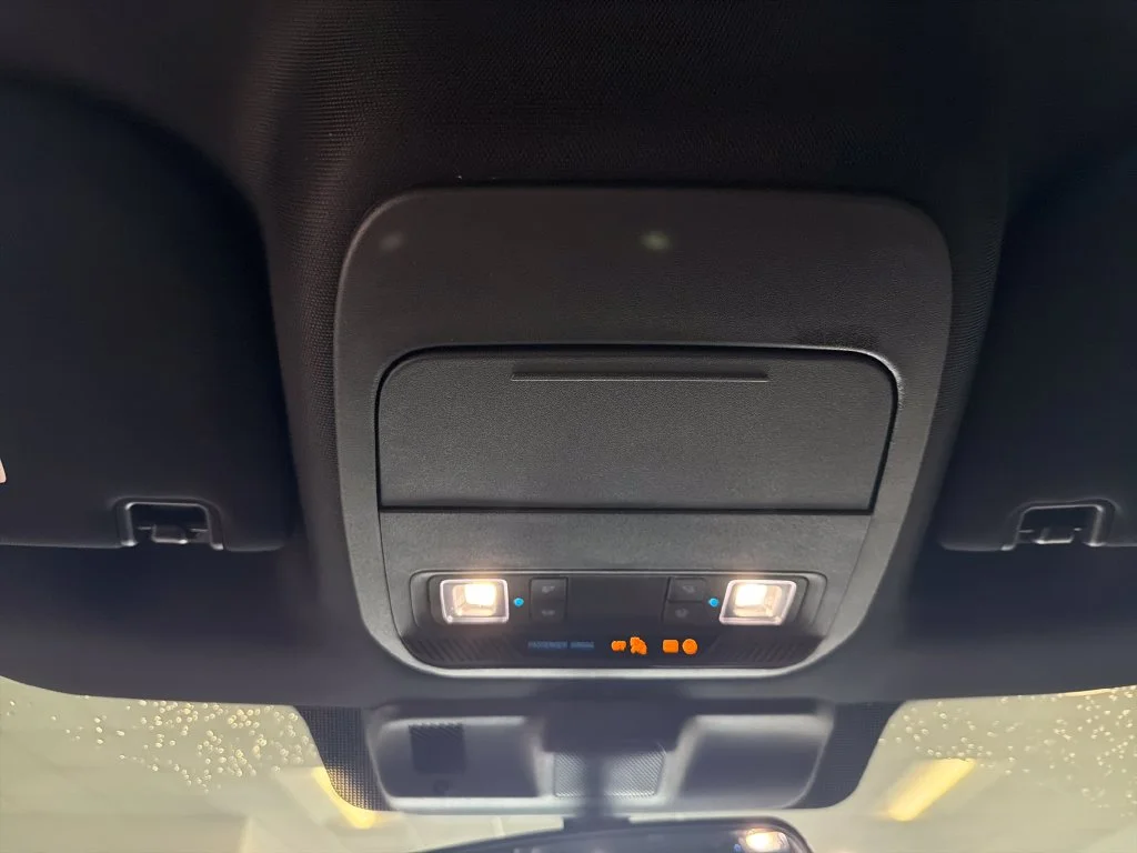 Used 2023 White Ford XLT image 17