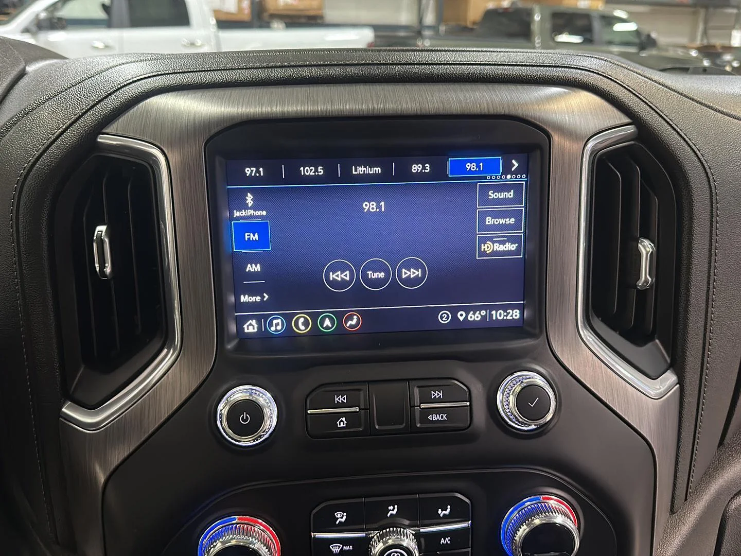 Used 2020 White Frost Tricoat GMC Denali image 22