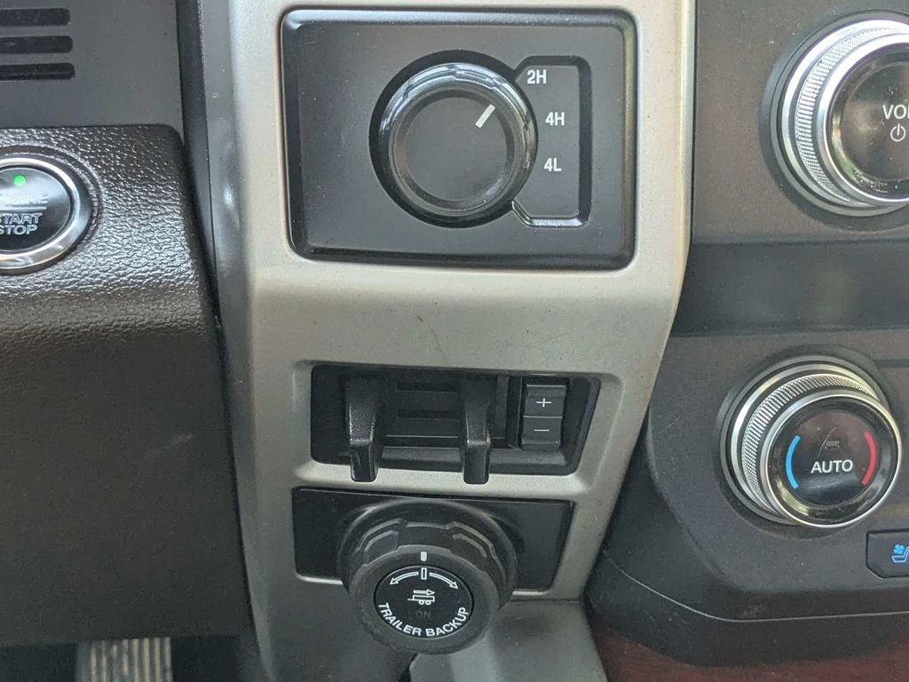 Used 2021 Red Ford King Ranch image 23