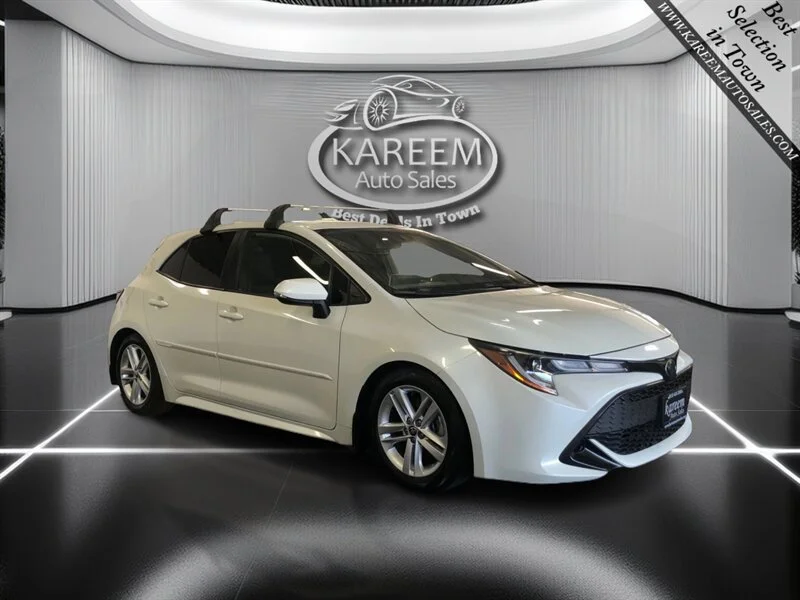 Used 2020 Blizzard Pearl Toyota SE image 3