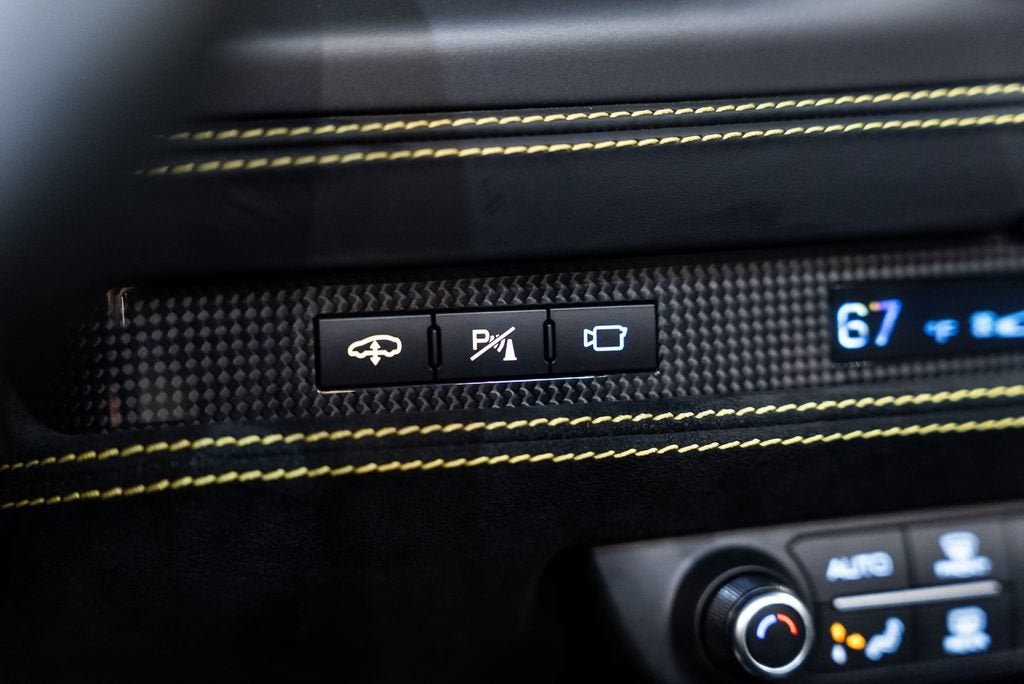 Used 2021 Giallo Modena Ferrari Base image 33