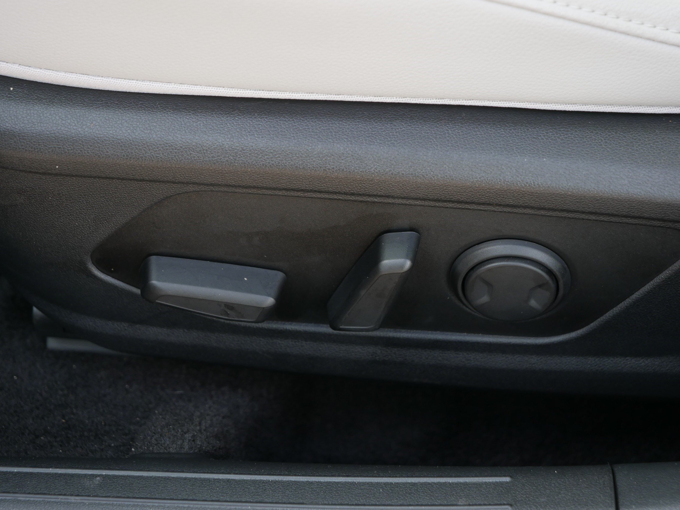 2026 Hyundai Elantra Limited - Photo 20