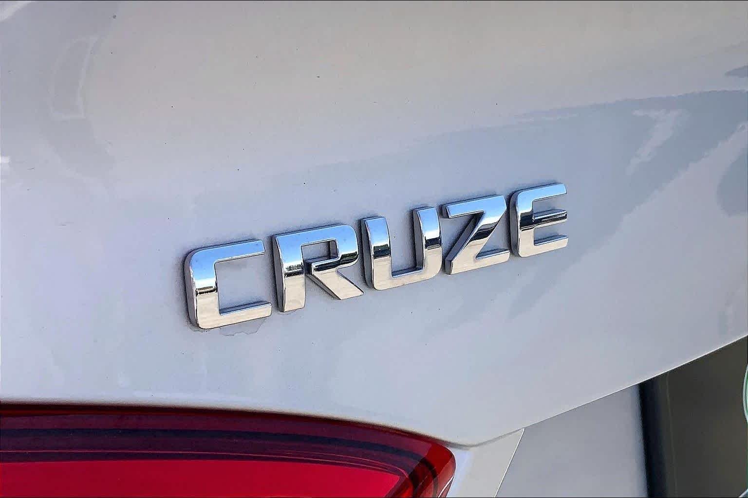 Used 2018 Silver Ice Metallic Chevrolet LS image 29