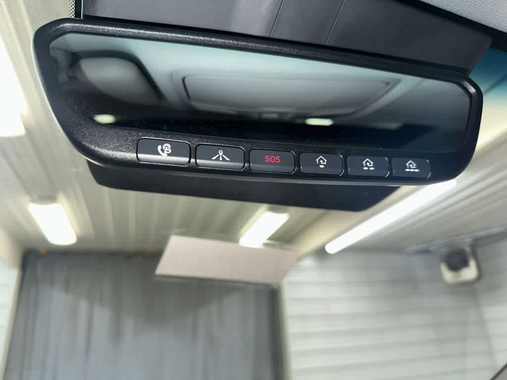 Used 2023 Cyber Silver Hyundai Limited image 23