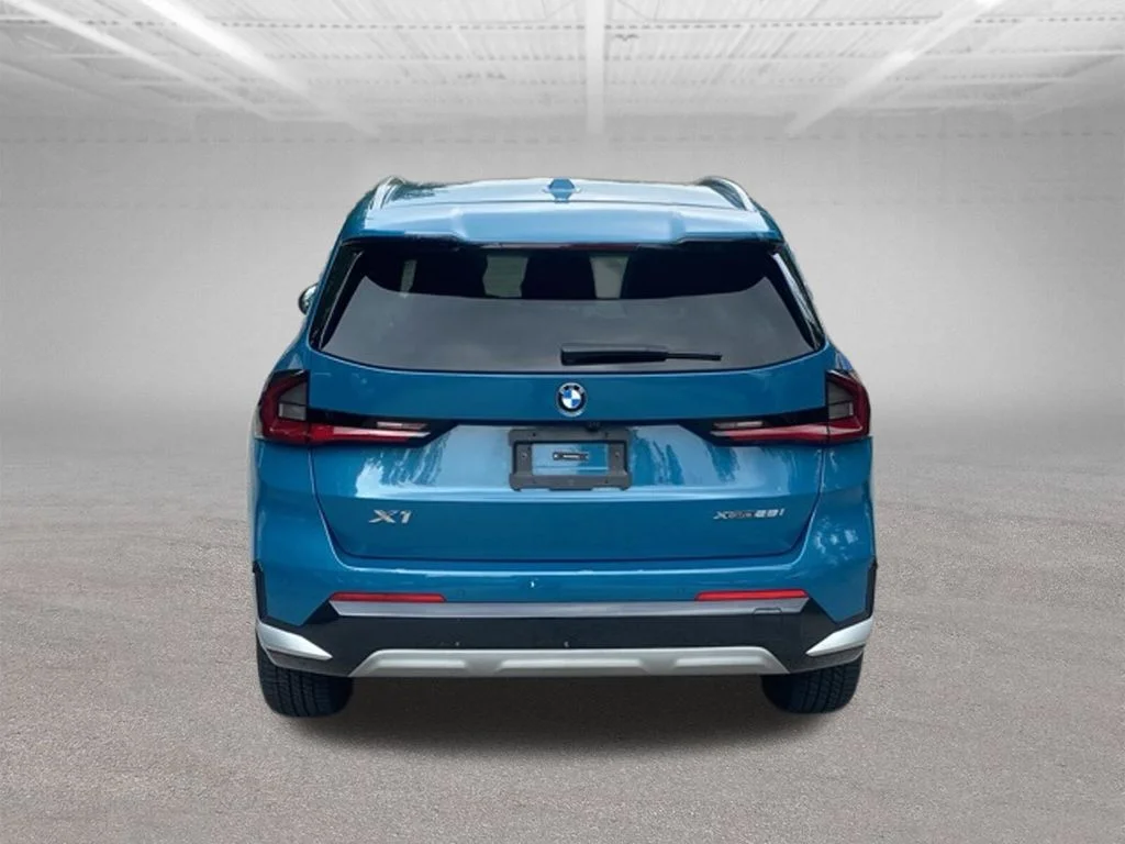 Used 2023 Blue BMW xDrive28i image 4