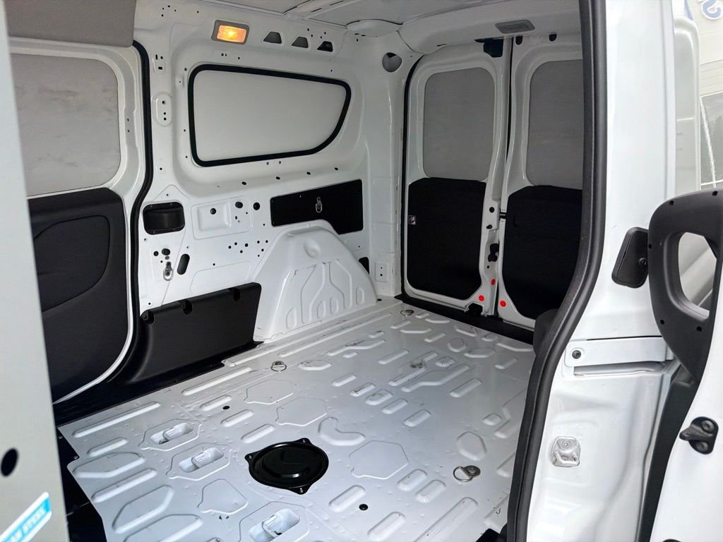 Used 2022 Bright White Ram Base image 15