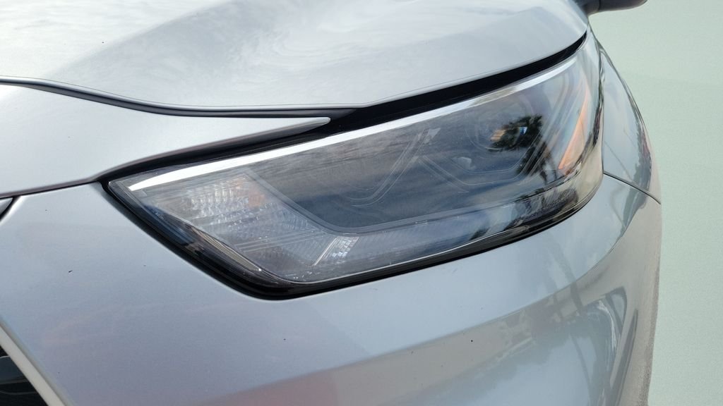 Certified Used 2022 Silver Toyota XLE image 25