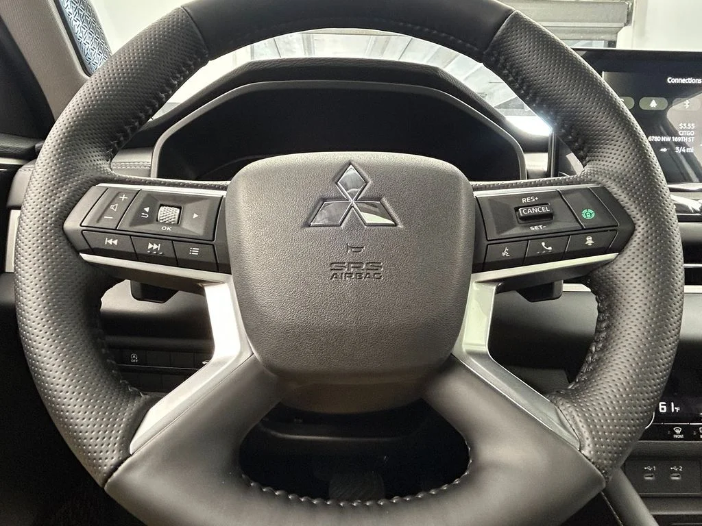 New 2026 Silver Alloy Mitsubishi SE image 28