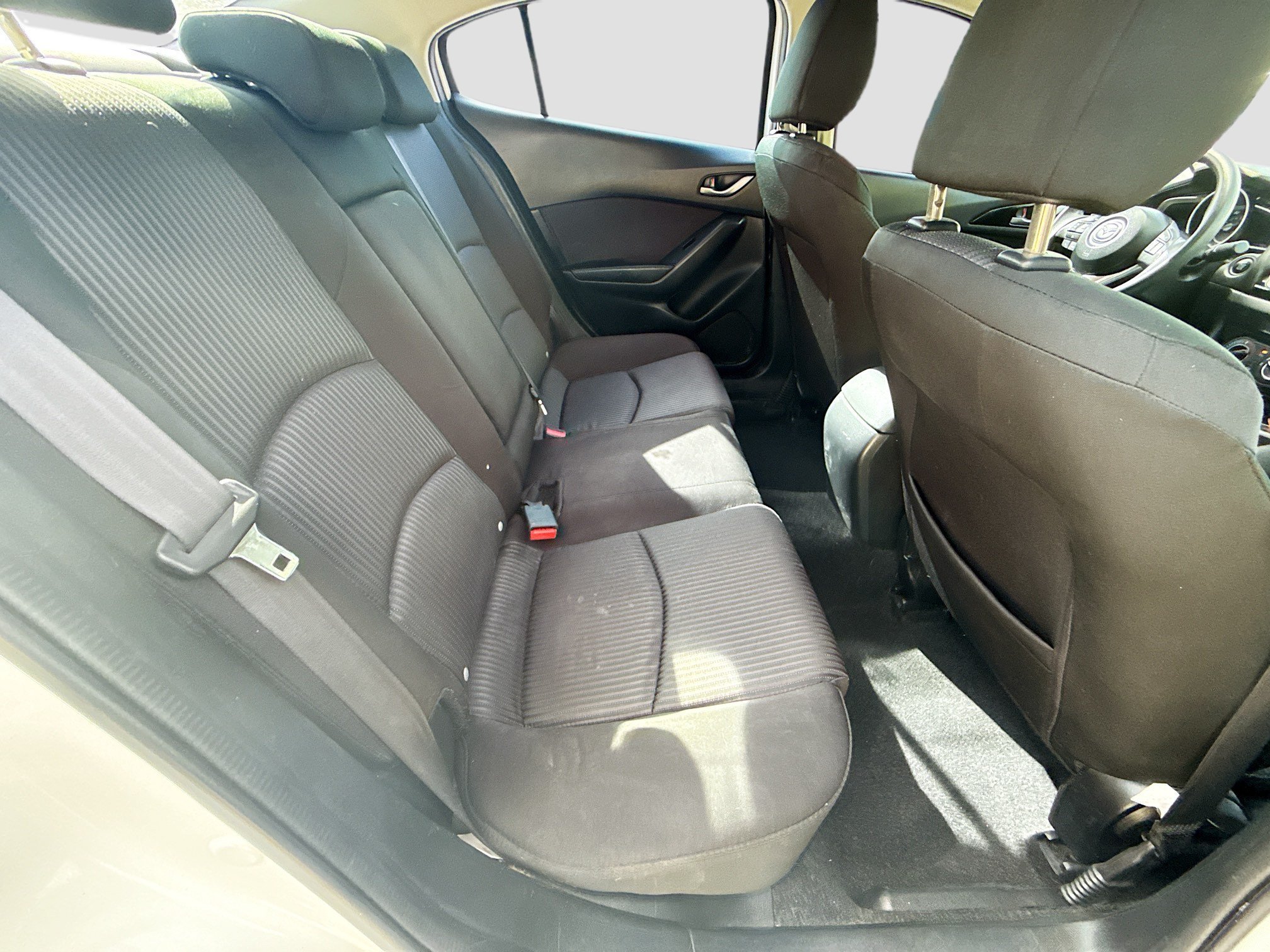 Used 2016 Snowflake White Pearl Mica Mazda i Sport image 26