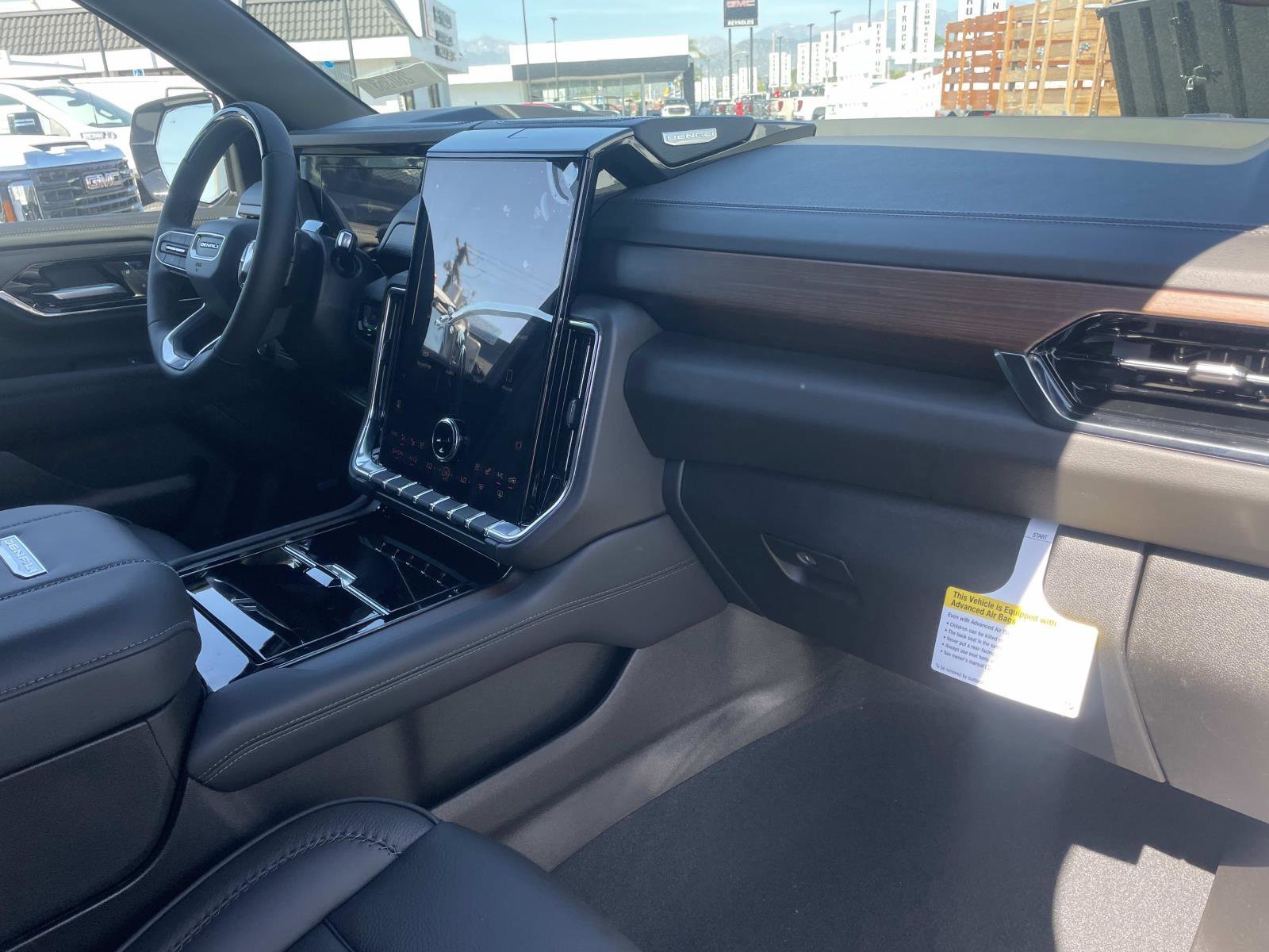 2026 GMC Yukon Denali - Photo 29