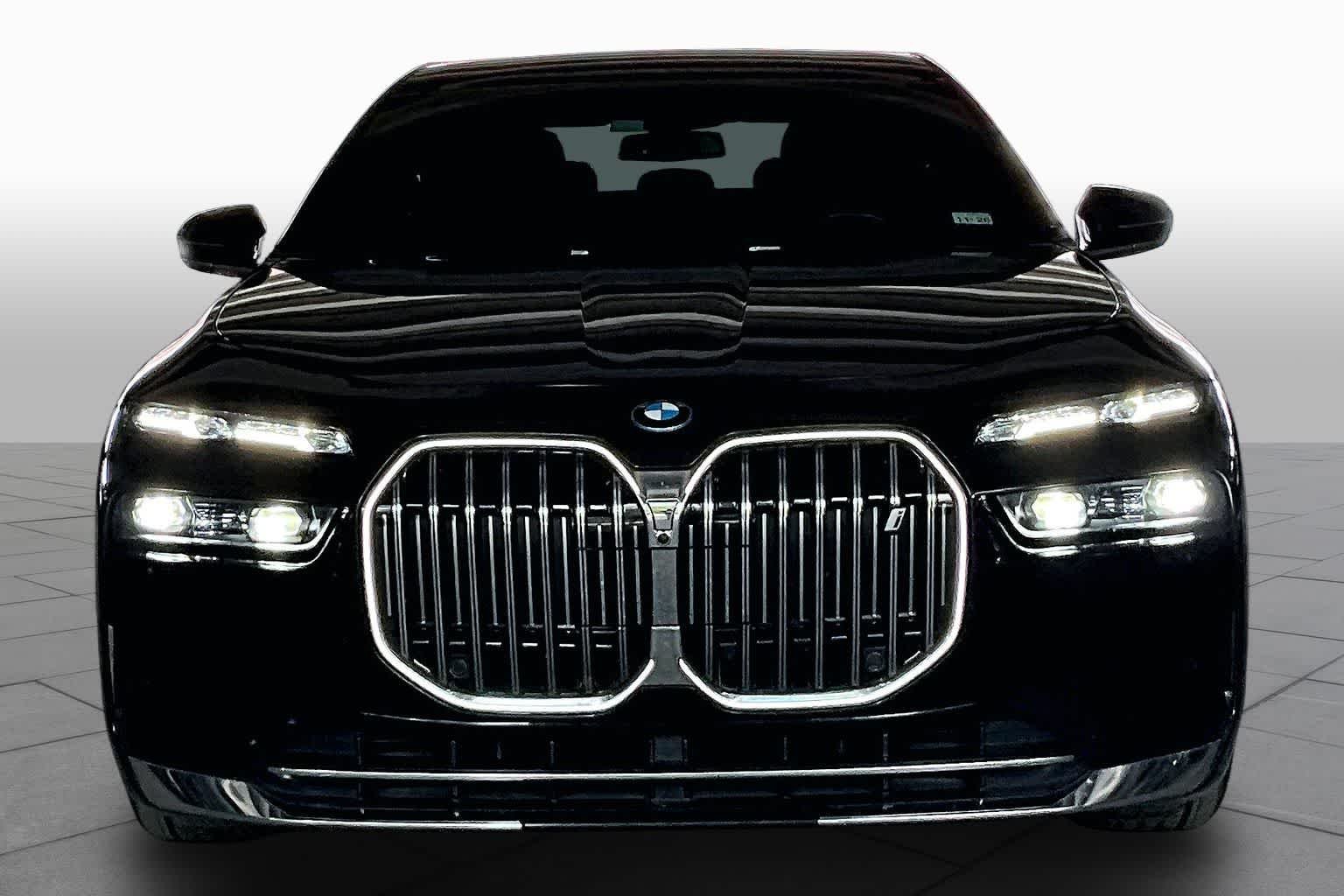Used 2024 Carbon Black Metallic BMW xDrive60 image 3