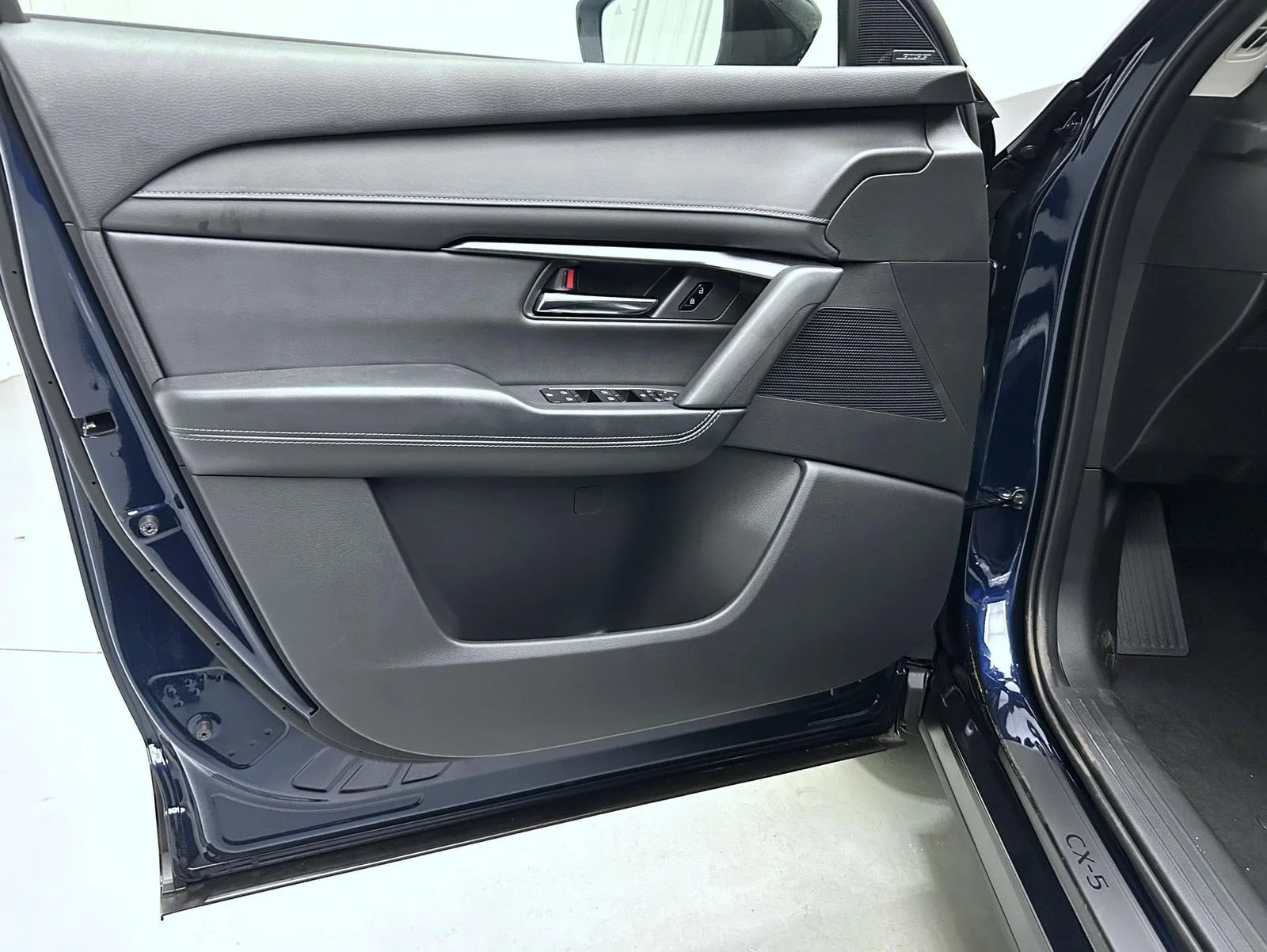 New 2026 Navy Blue Mica Mazda 2.5 S Premium AWD image 10