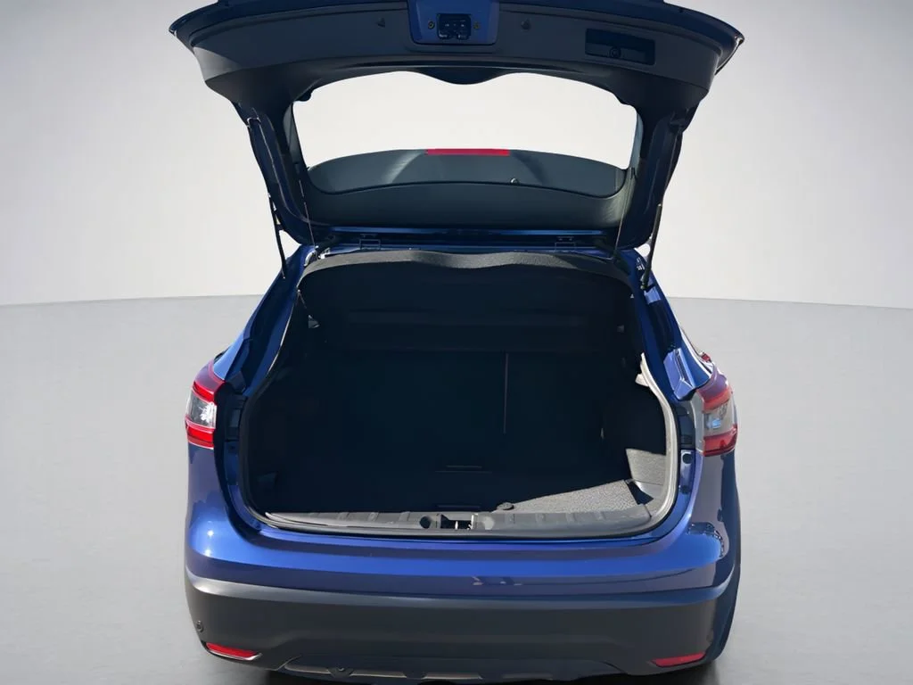 Used 2020 Blue Nissan SL image 33