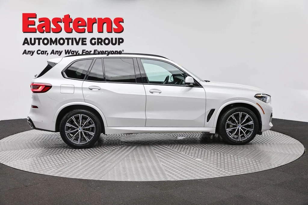 Used 2023 White BMW xDrive40i image 4
