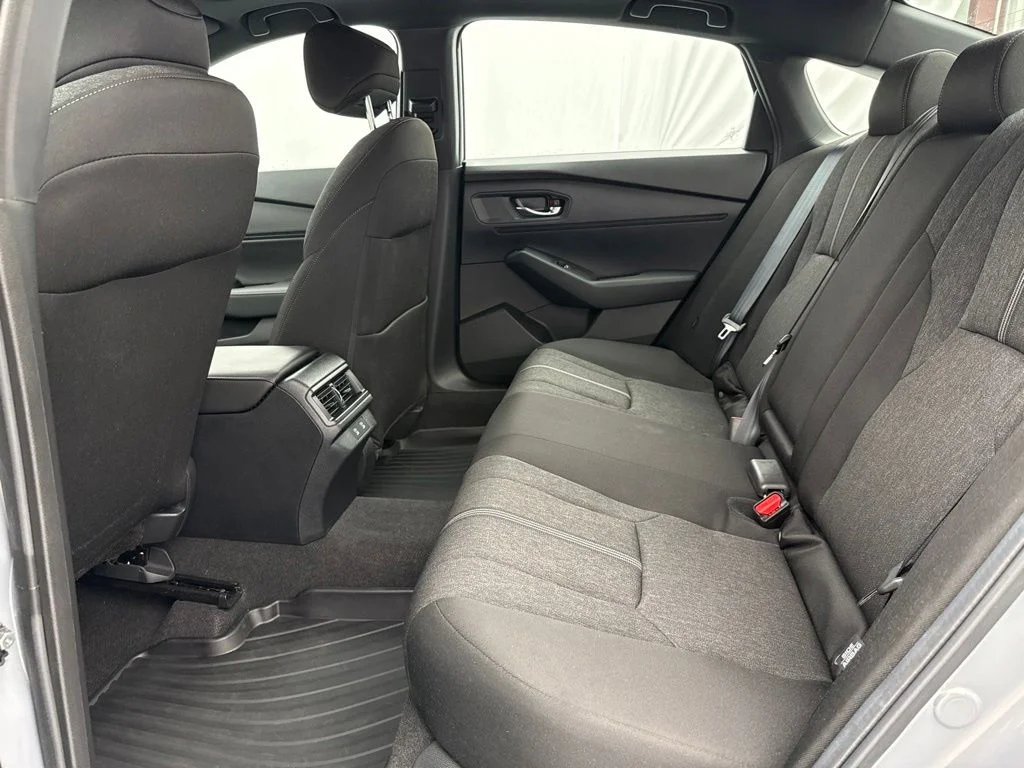 Used 2025  Honda Sport image 15