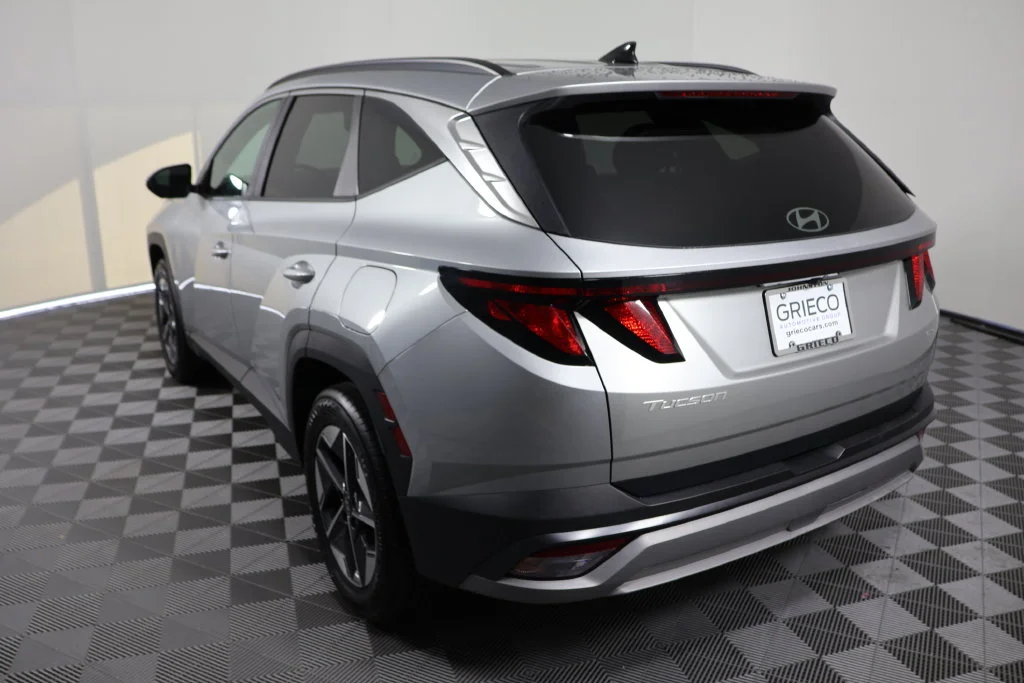 Used 2025 Shimmering Silver Hyundai SEL image 6