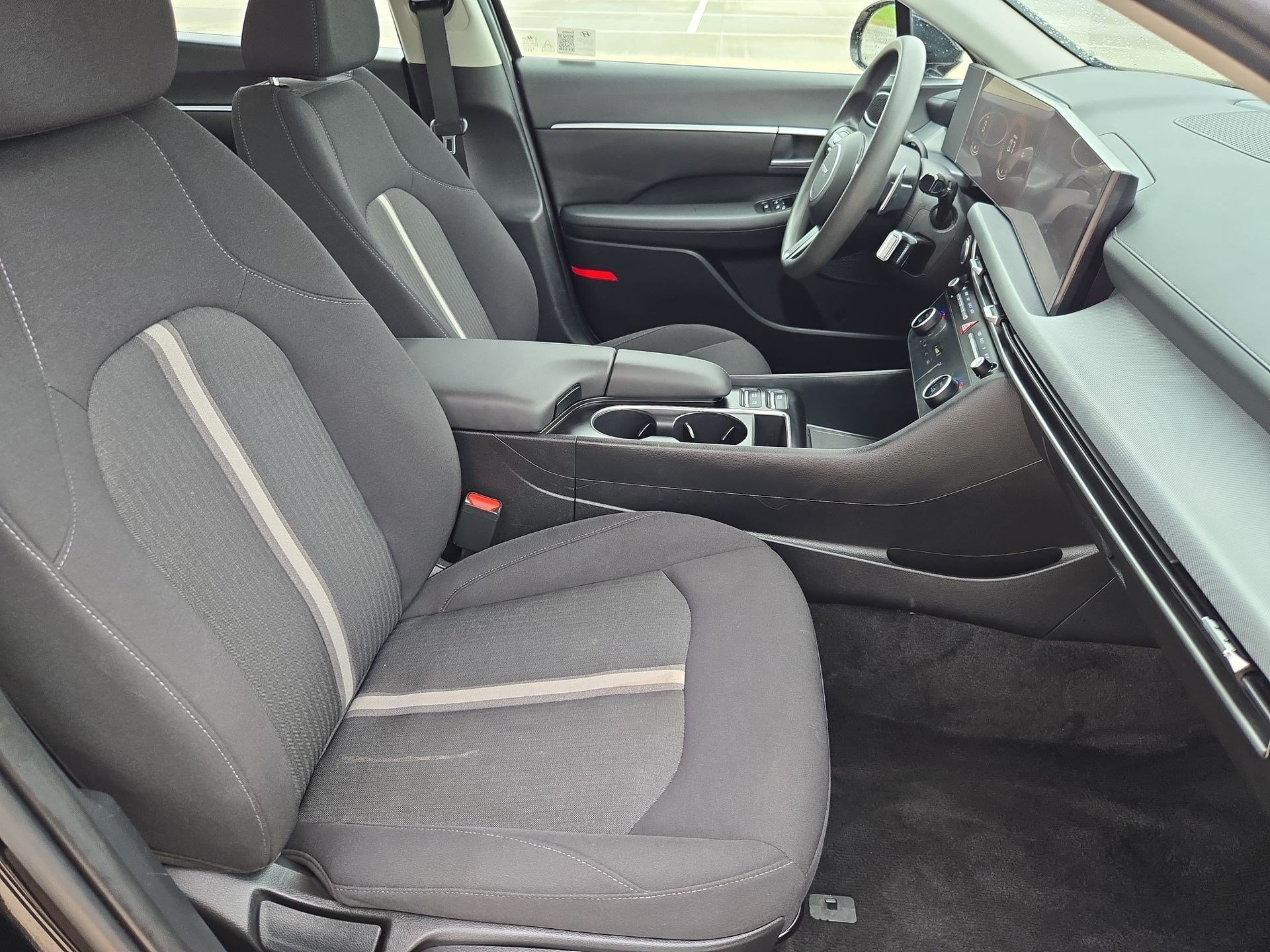 Used 2024 Onyx Black Hyundai SEL image 30