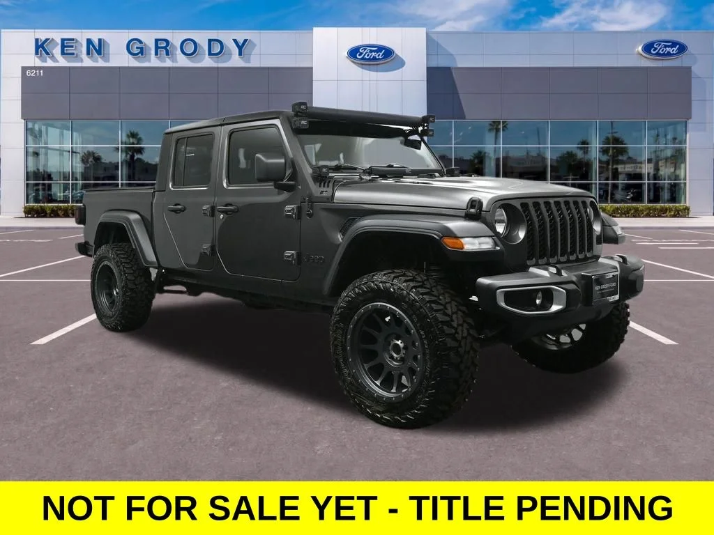 2023 Jeep Gladiator Sport S's photo