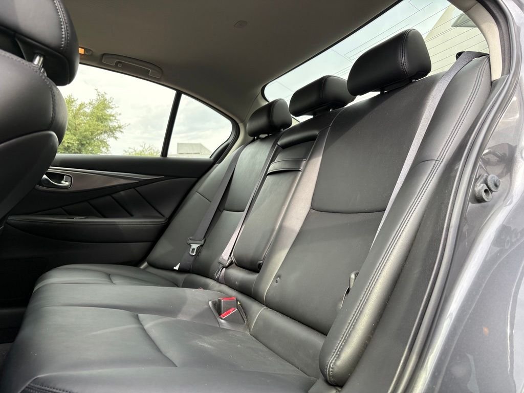 Used 2016 Gray INFINITI 2.0t Premium image 12
