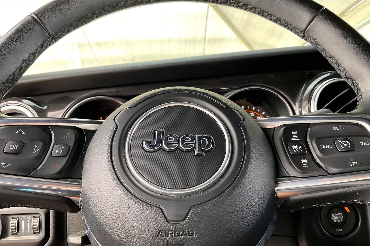 Used 2022 Hydro Blue Pearlcoat Jeep Unlimited Sahara Altitude image 30