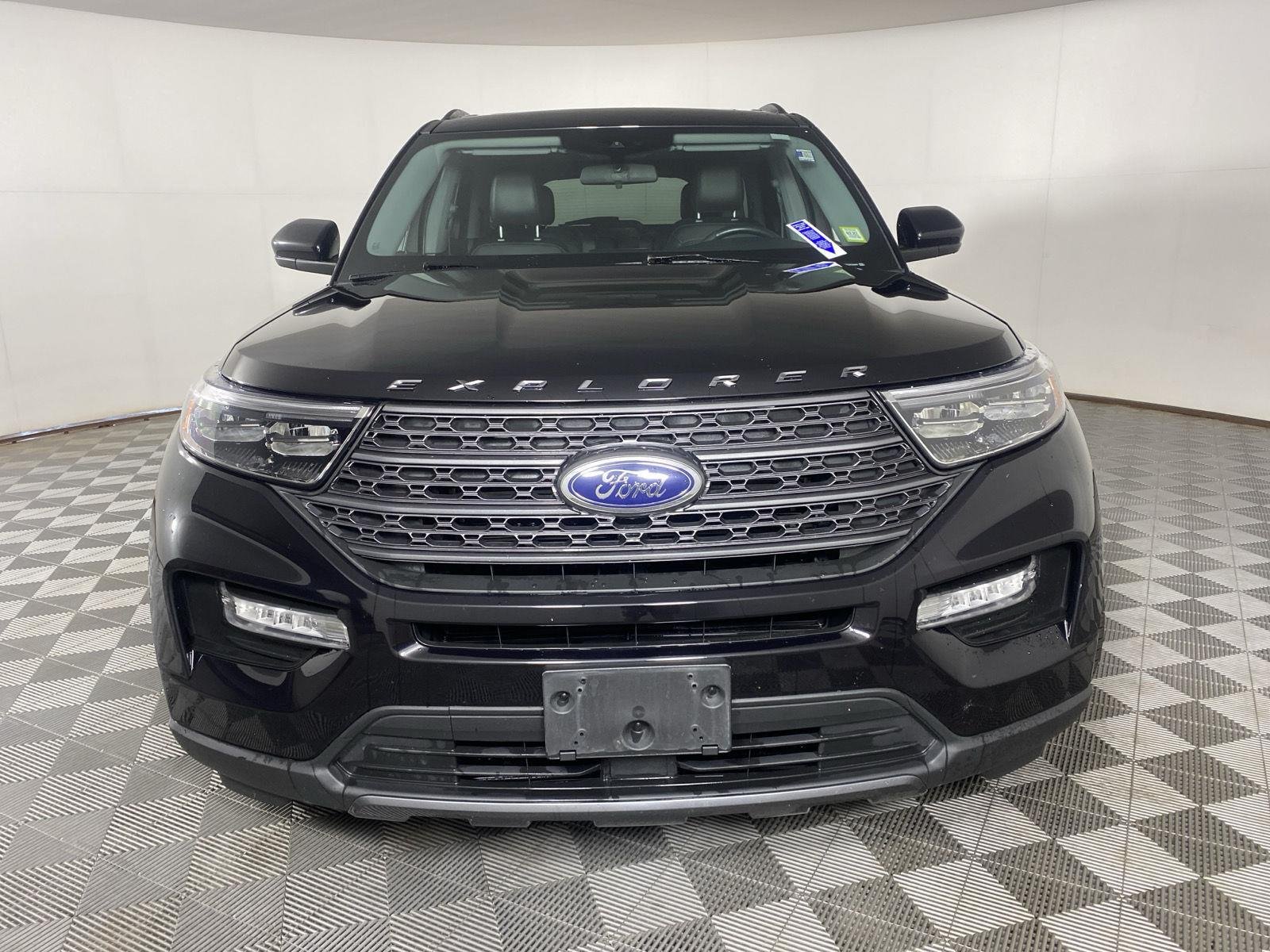 Used 2023 Agate Black Ford XLT image 2