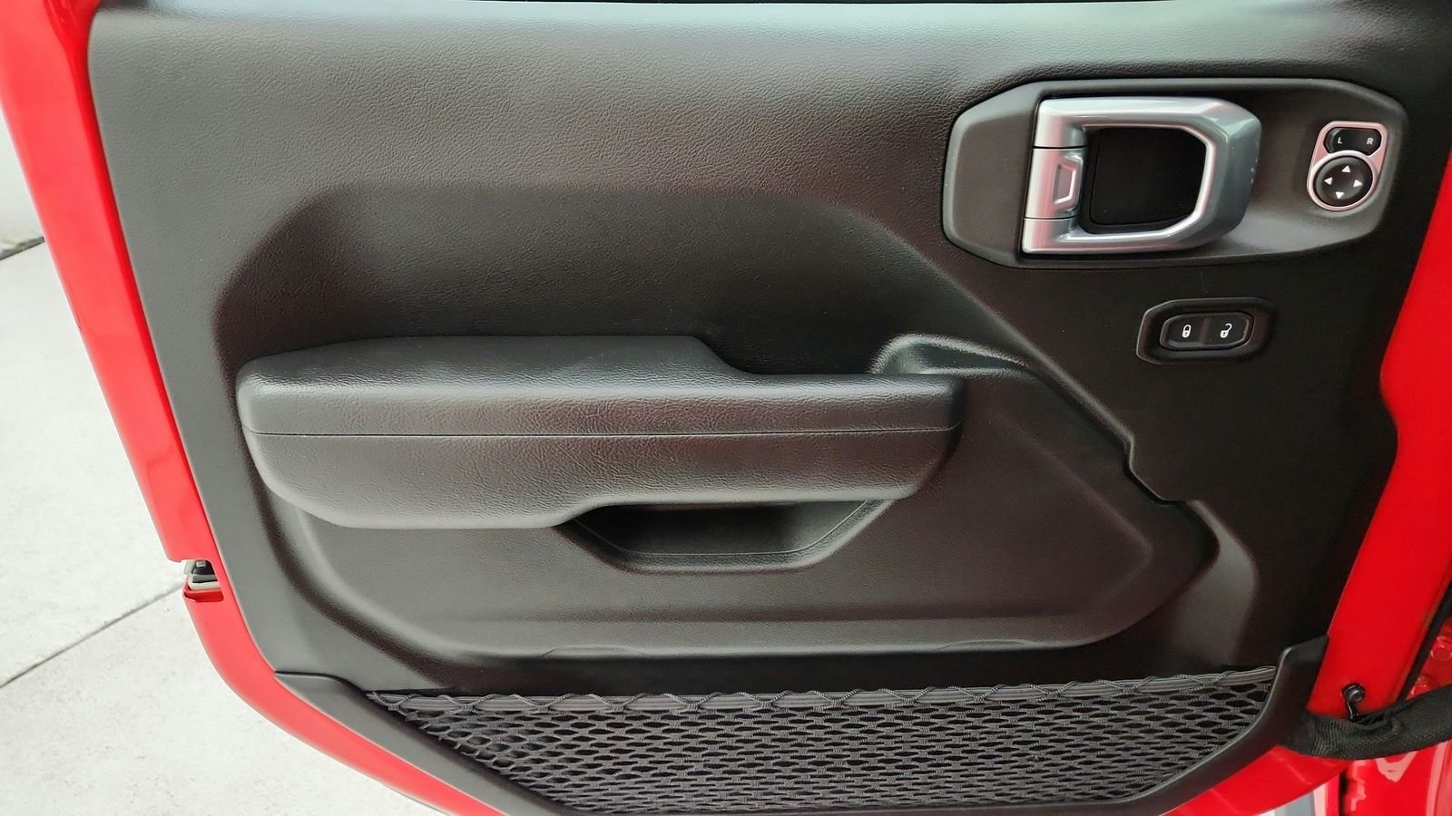 Used 2023 Red Jeep Sport image 34