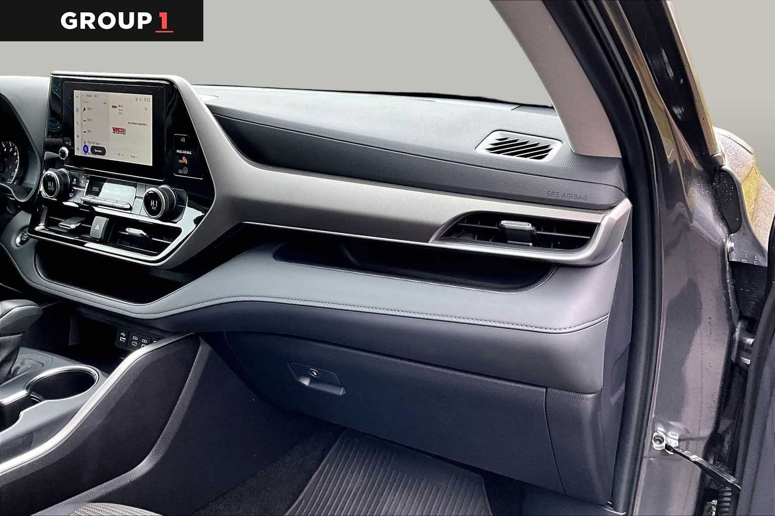 2025 Toyota Highlander LE - Photo 19