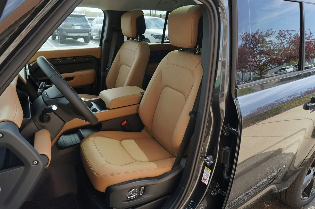 New 2026 Carpathian Grey Land Rover X-Dynamic SE image 14