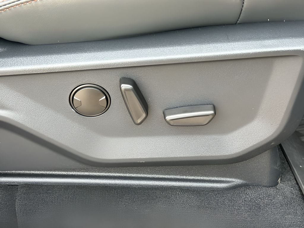 New 2025 Agate Black Metallic Ford Active image 32
