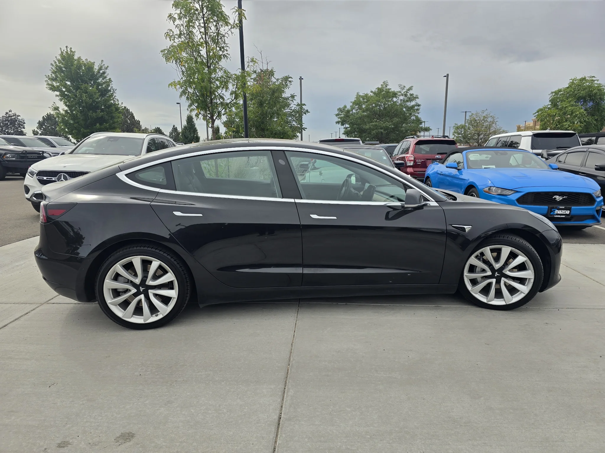 Used 2018 Deep Blue Metallic Tesla Long Range Battery image 6