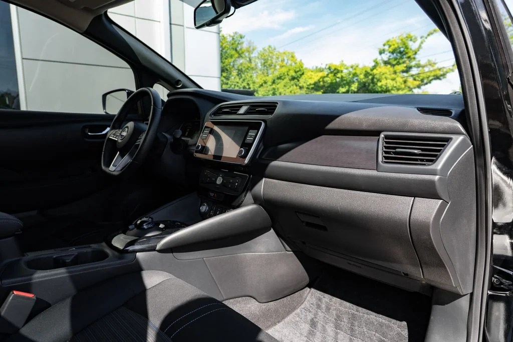 Used 2024 Black Nissan SV Plus image 27