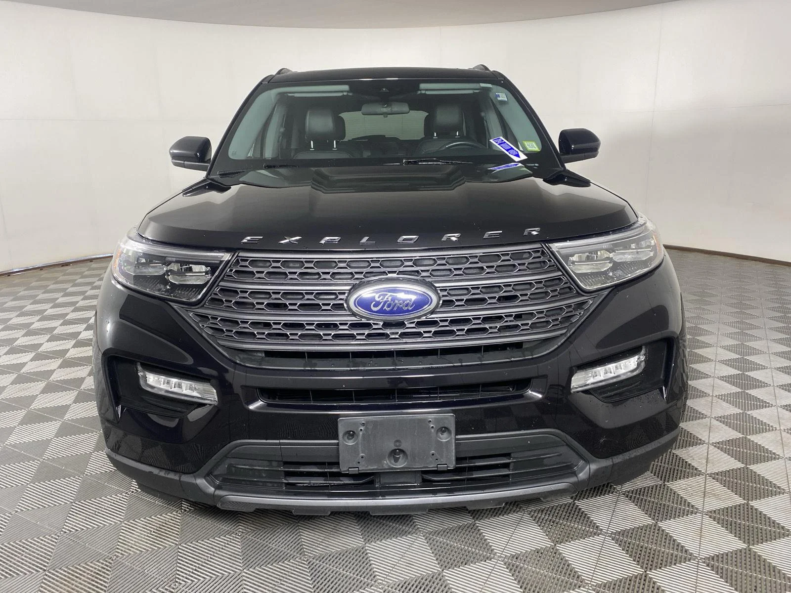 Used 2023 Agate Black Ford XLT image 2