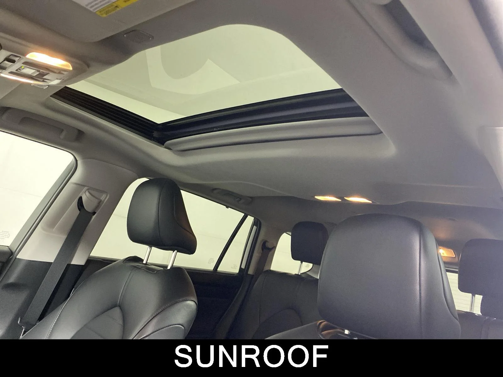 Used 2023 Wind Chill Pearl Toyota XLE image 2