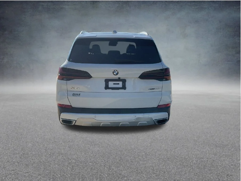 Used 2026 White BMW sDrive40i image 6