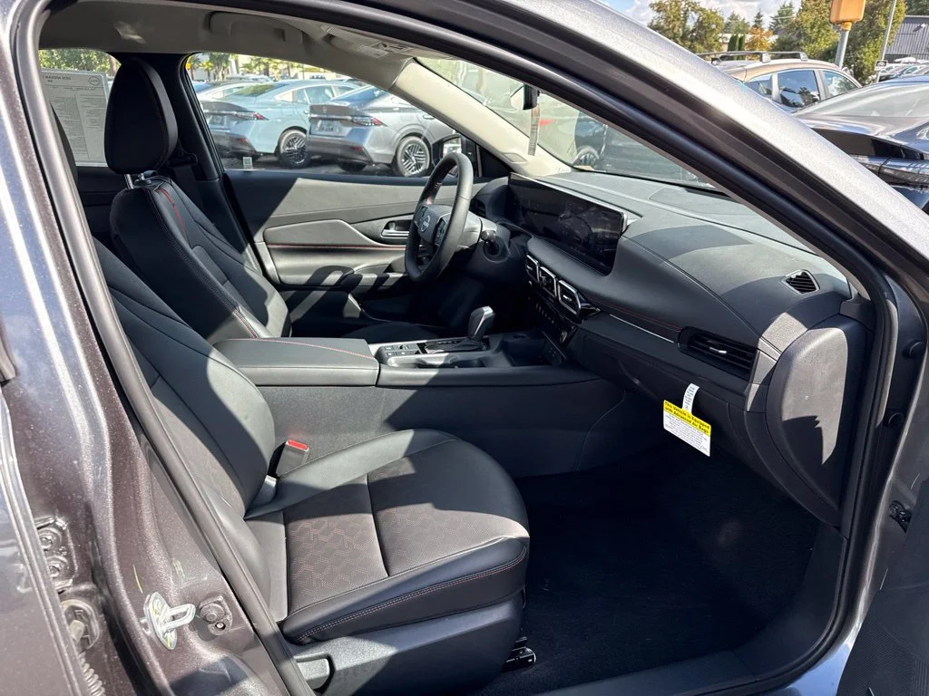 2026 Nissan Sentra SR - Photo 9