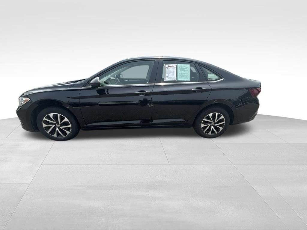 Used 2024 Black Volkswagen 1.5T S image 3