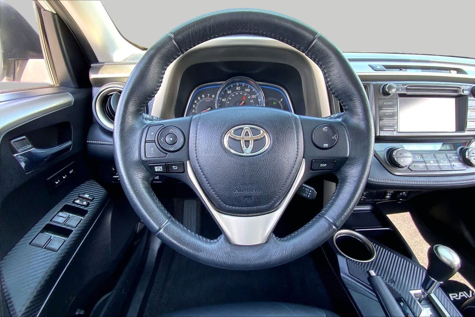Used 2015 Classic Silver Metallic Toyota Limited image 6