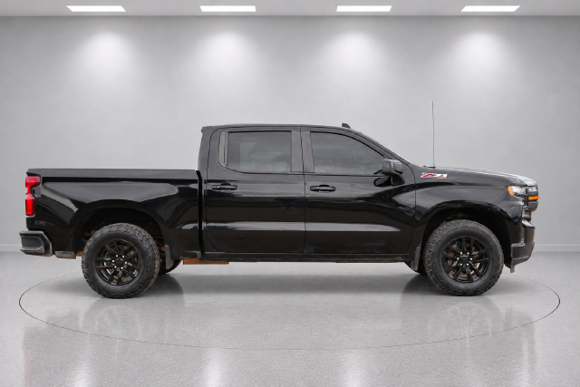 Used 2019 Black Chevrolet RST image 2